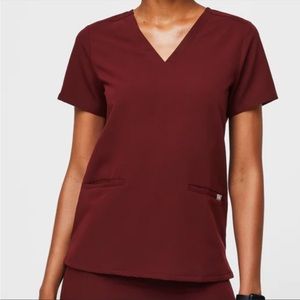 Figs burgundy Casma scrub top